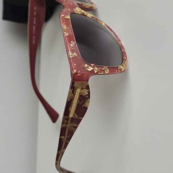 Dolce & Gabbana Red/Gold Leaf sunglasses - Picture 4 of 4